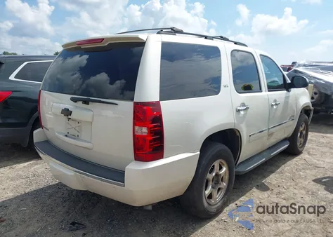 2014 Chevrolet Tahoe Ltz z USA, uszkodzony, nr VIN 1GNSKCE09ER212161